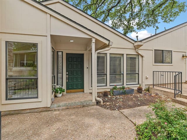 8125 Raintree Pl