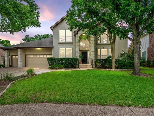 8126 Bottlebrush Dr