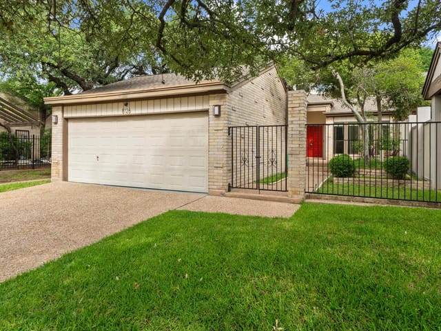 8126 Greenslope Dr