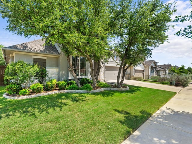 813 Heartleaf DR