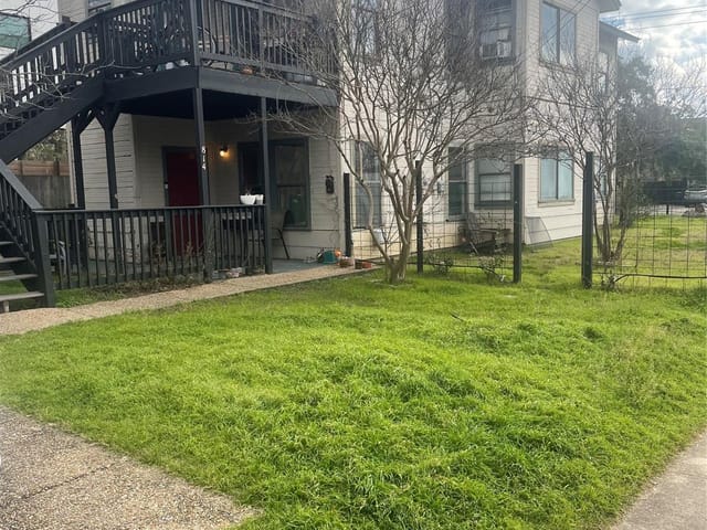 814 W Mary