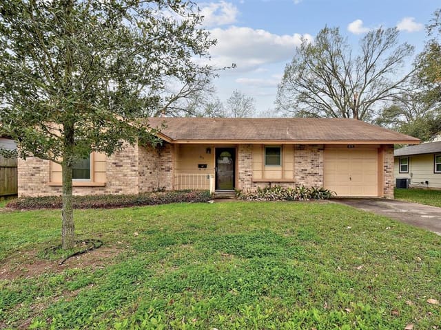 815 Glen Oak Dr