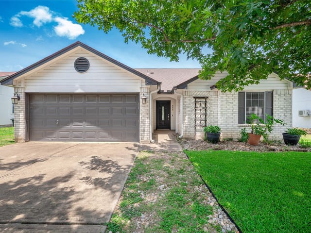815 Lantana LN