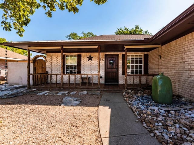 816 Moon Glow DR