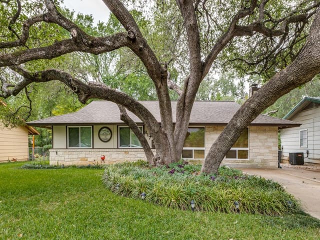 817 Glen Oak DR