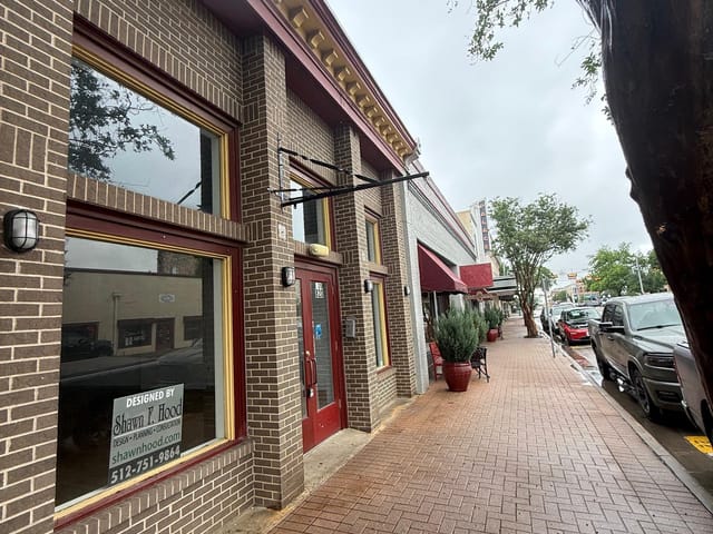 820 S Austin Ave