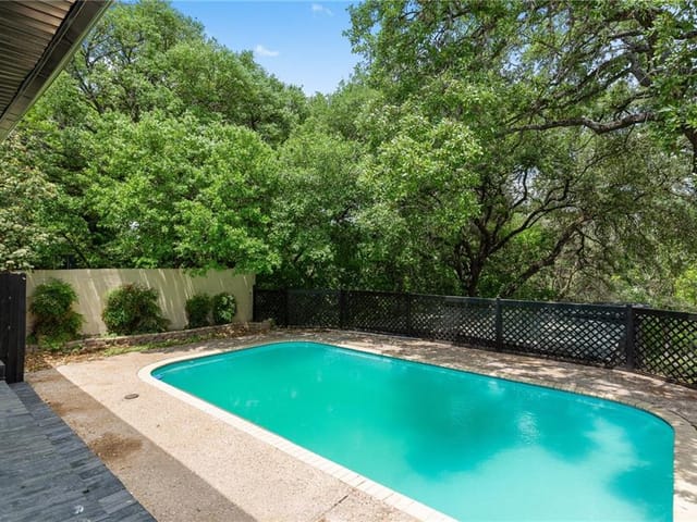 820 Walnut Creek Dr