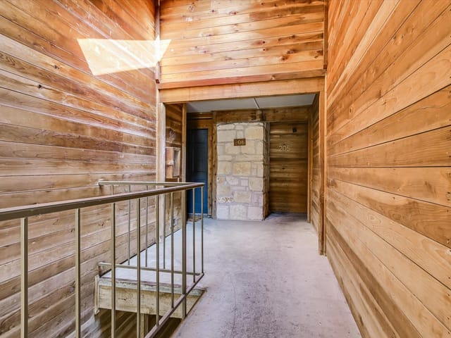 8200 Neely DR Unit #206