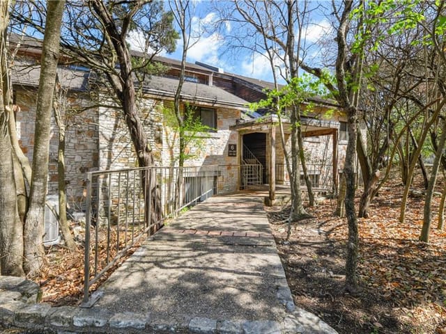8200 Neely Dr Unit #230