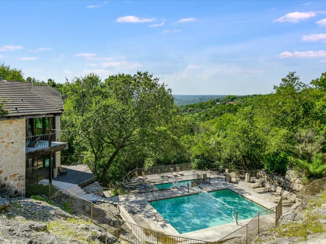 8200 Neely Dr Unit #242