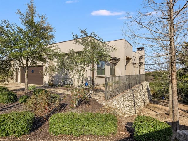 8200 Southwest Pkwy Unit #101