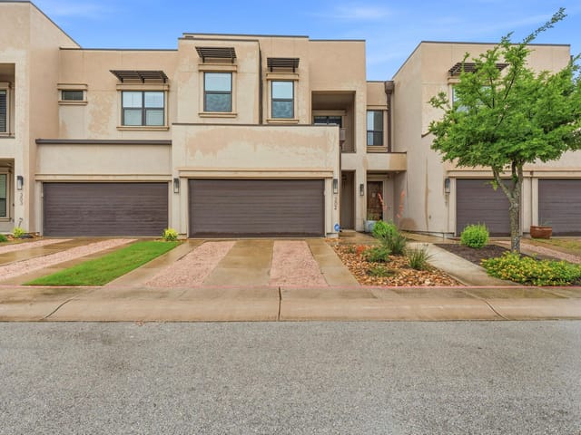 8200 Southwest Pkwy Unit #302