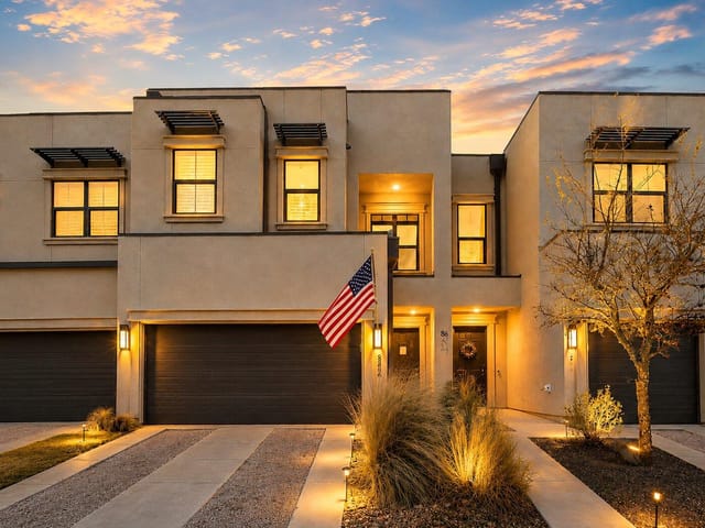 8200 Southwest PKWY Unit #302