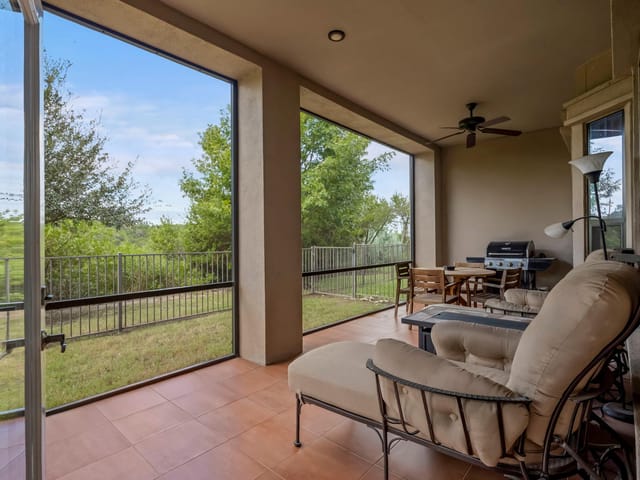 8200 Southwest PKWY Unit #306