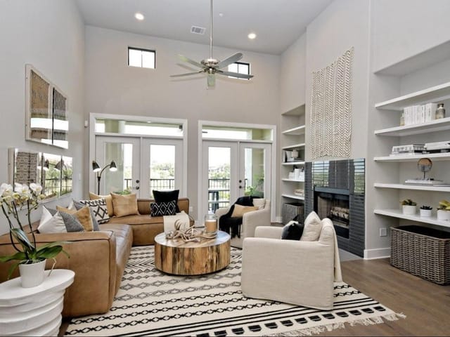 8200 Southwest Pkwy Unit #403