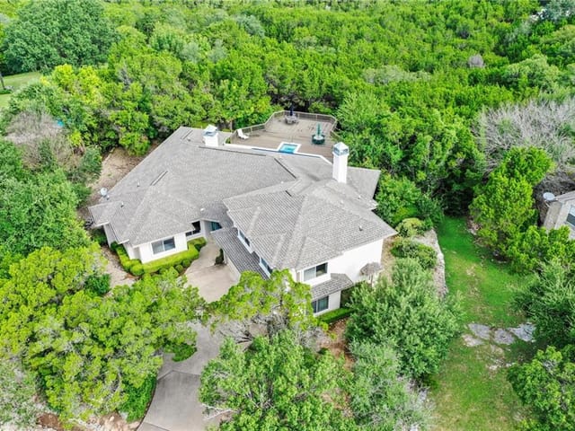 8200 Talbot LN