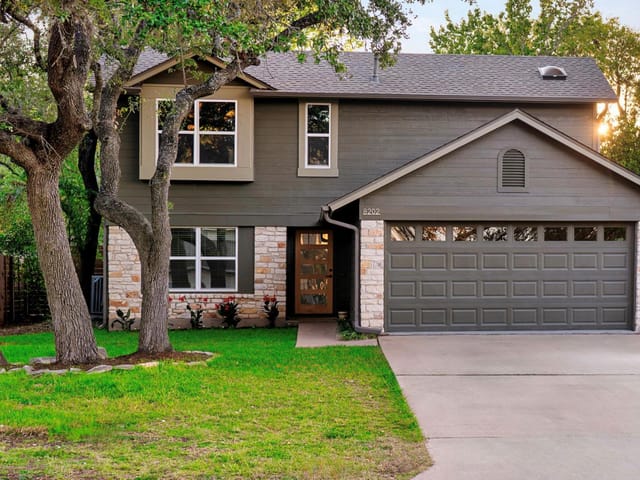 8202 Cache Dr