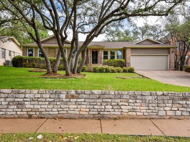 8202 Pommel Dr