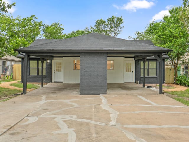 8203 Colony Loop DR