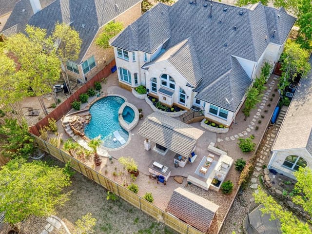 8204 Endeavor Cir