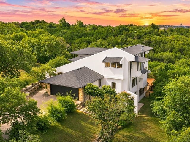 View 8204 Malish Ct in Rob Roy On Creek Sec 05 8204 Malish Ct - property photo 1 - Luxury home in Rob Roy On Creek Sec 05, Austin, TX
