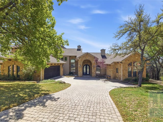 8205 Asmara CT