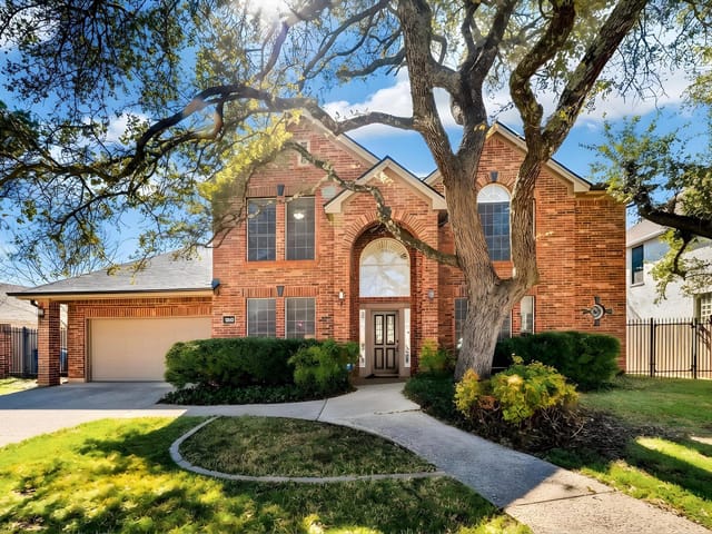 8205 Crabtree DR