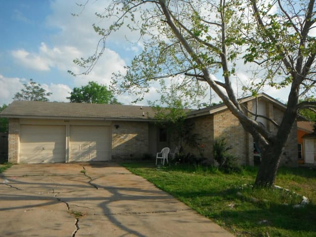 8205 View Ridge Dr