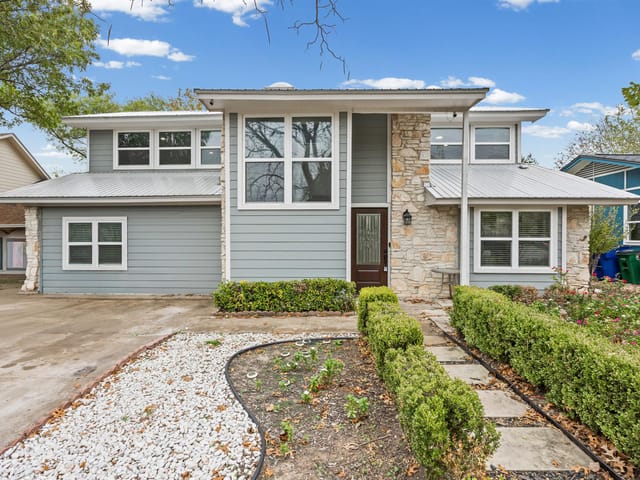 8207 Beaver Brook LN