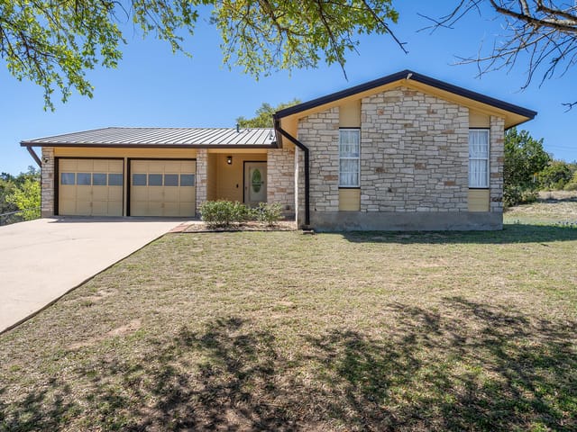 8207 Mescalero DR
