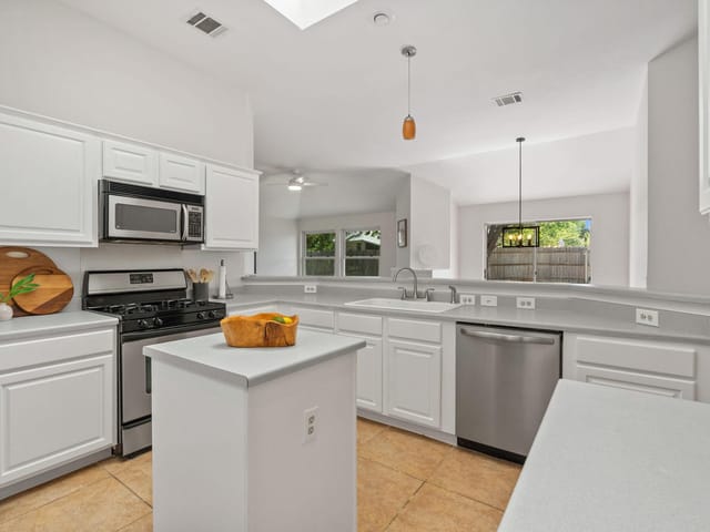 8207 Nairn Dr