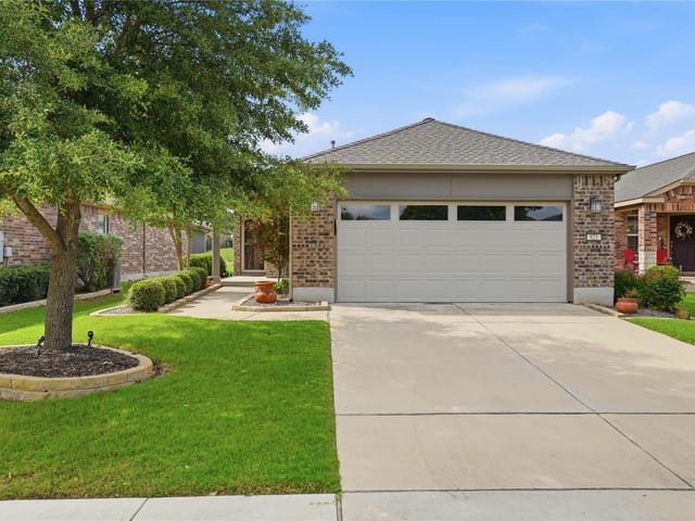 821 Hamilton LN