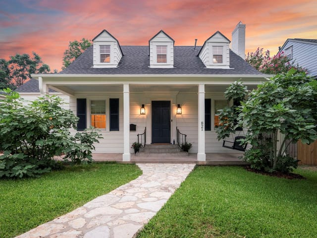 821 Harris Ave