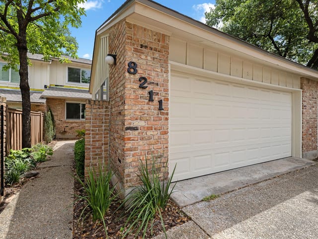 8211 Greenslope DR