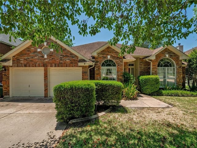 8211 Isaac Pryor Dr