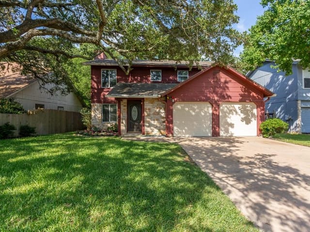 8211 Pilgrims Pl