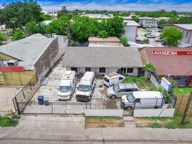 8212 Georgian Dr