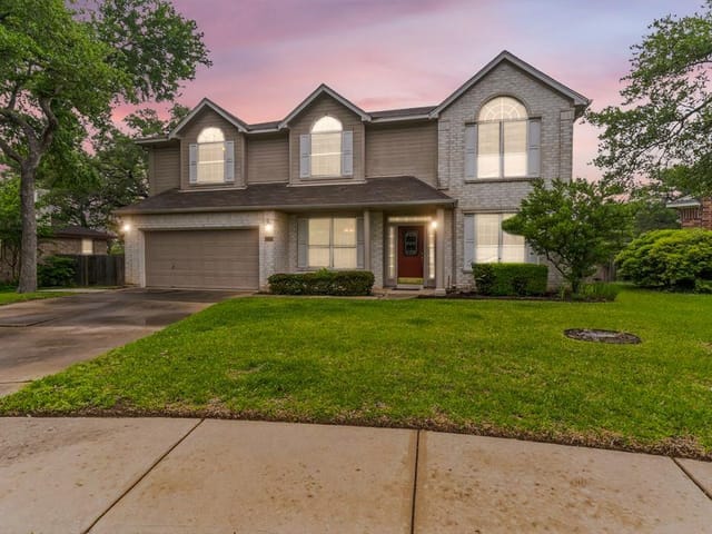 8213 Luling Ln
