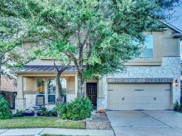8216 Alophia Dr