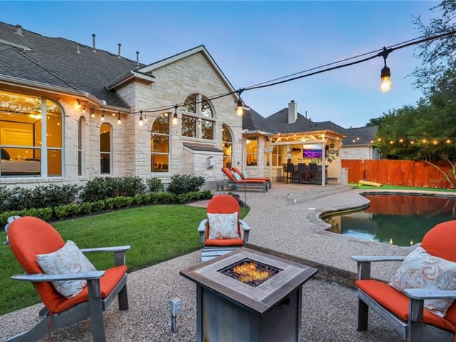 8216 Endeavor Cir