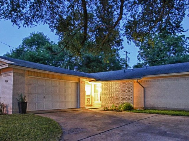 8217 Briarwood Ln