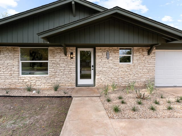 8218 Renton Dr
