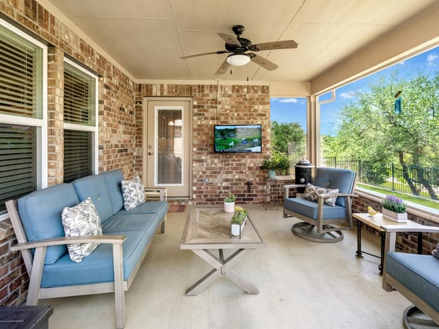 822 Hamilton LN