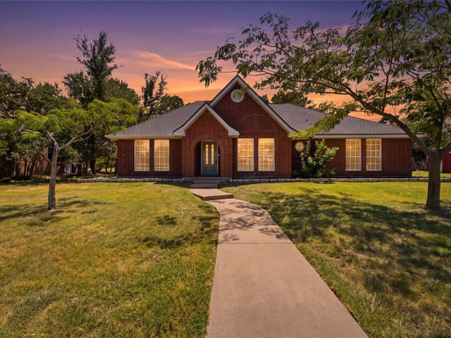8221 Mountain DR