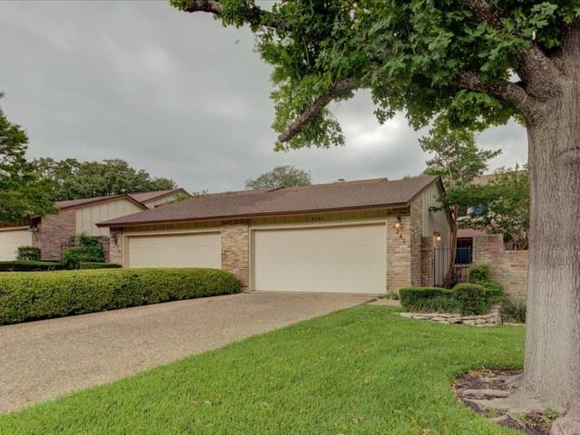 8242 Summer Side Dr