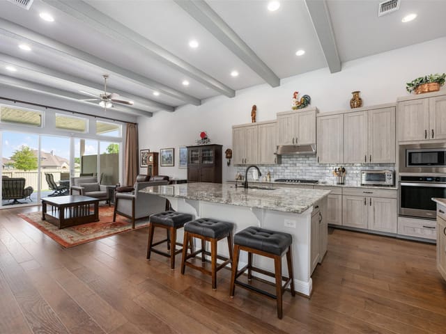 825 Faith Dr
