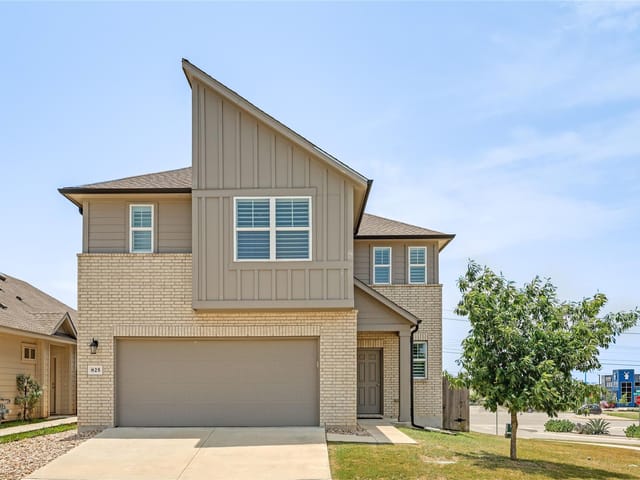 825 Fortrose TER