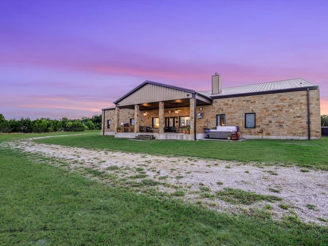 826 Black Jack Ranch RD
