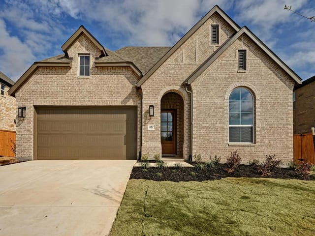 827 Jackson River Loop