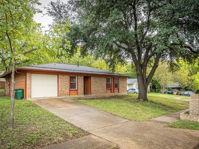 827 Sussex Dr